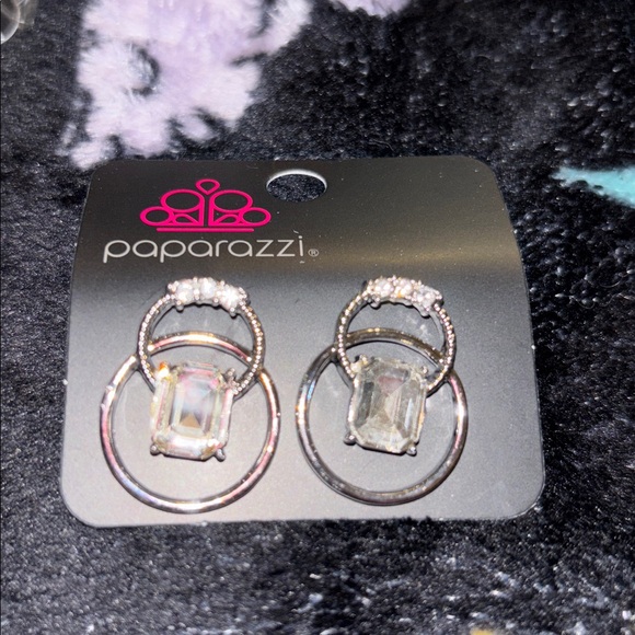 Dangerously Dapper - Picture 3 of 6